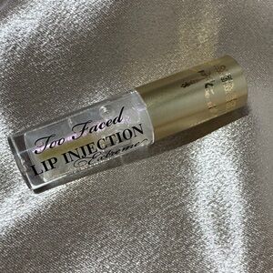 4/$15 NEW Too Faced Lip Injection Extreme high shine finish deluxe sample